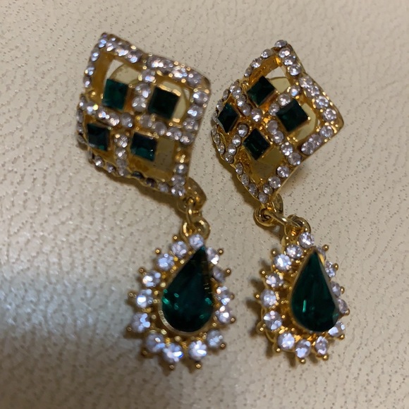 VINTAGE PAVE EMERALD GREEN PEAR DROP RHINESTONE STATEMENT EARRINGS PROM ELEGANT - Picture 4 of 14